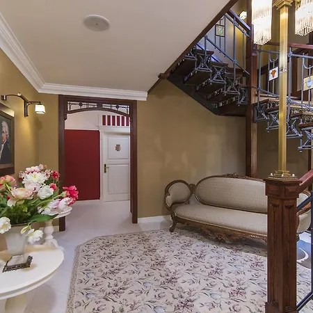 Mozart Hotel Truskavets